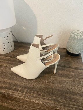 Steve Madden Cream Croc-Embossed Pointed Slingback Mules